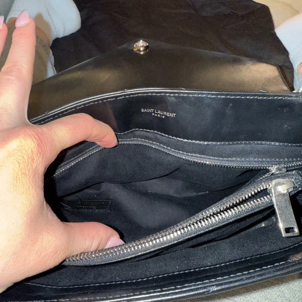 Saint Laurent Medium Loulou Matelassé Leather Shoulder Bag - Picture 16 of 16